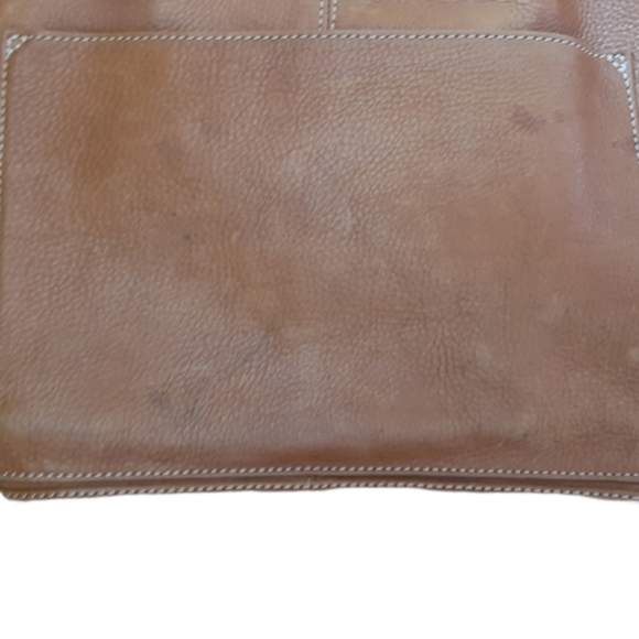 Durkee's Express- Shoulder Bucket Bag - Picture 4 of 15